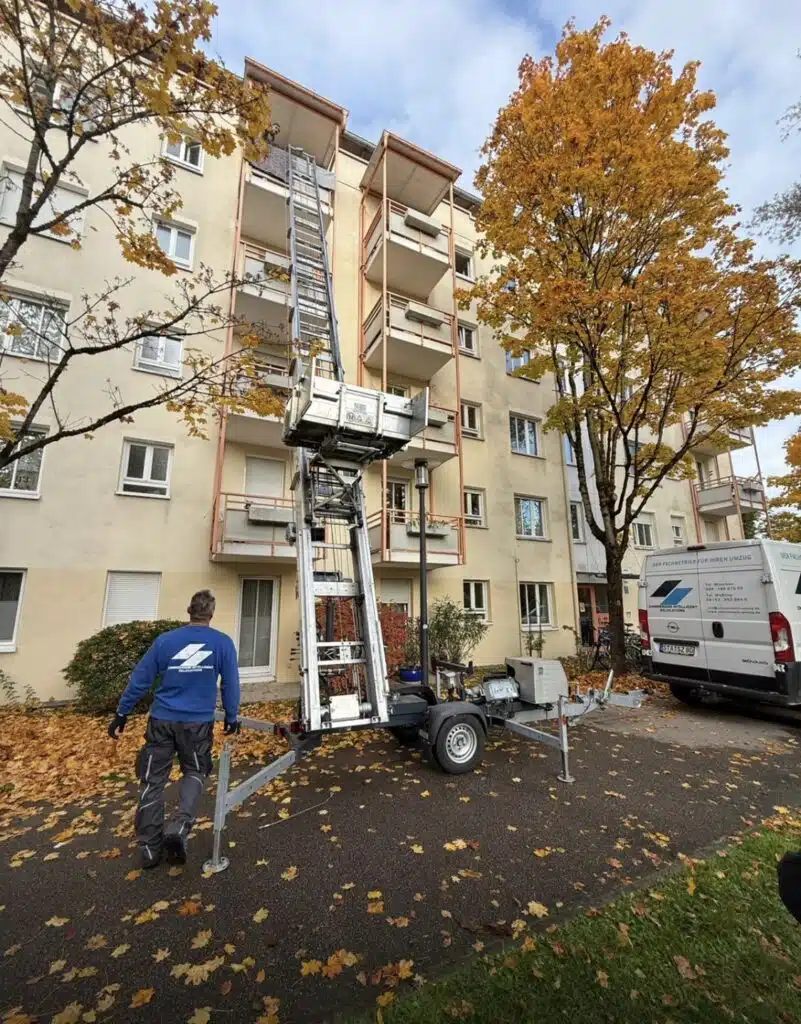 Möbellift im Einsatz bei einem Umzug