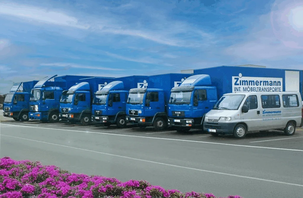 Eigener Fuhrpark von Zimmermann intelligent Relocations mit Umzugs-LKW am Hauptbetrieb Weßling
